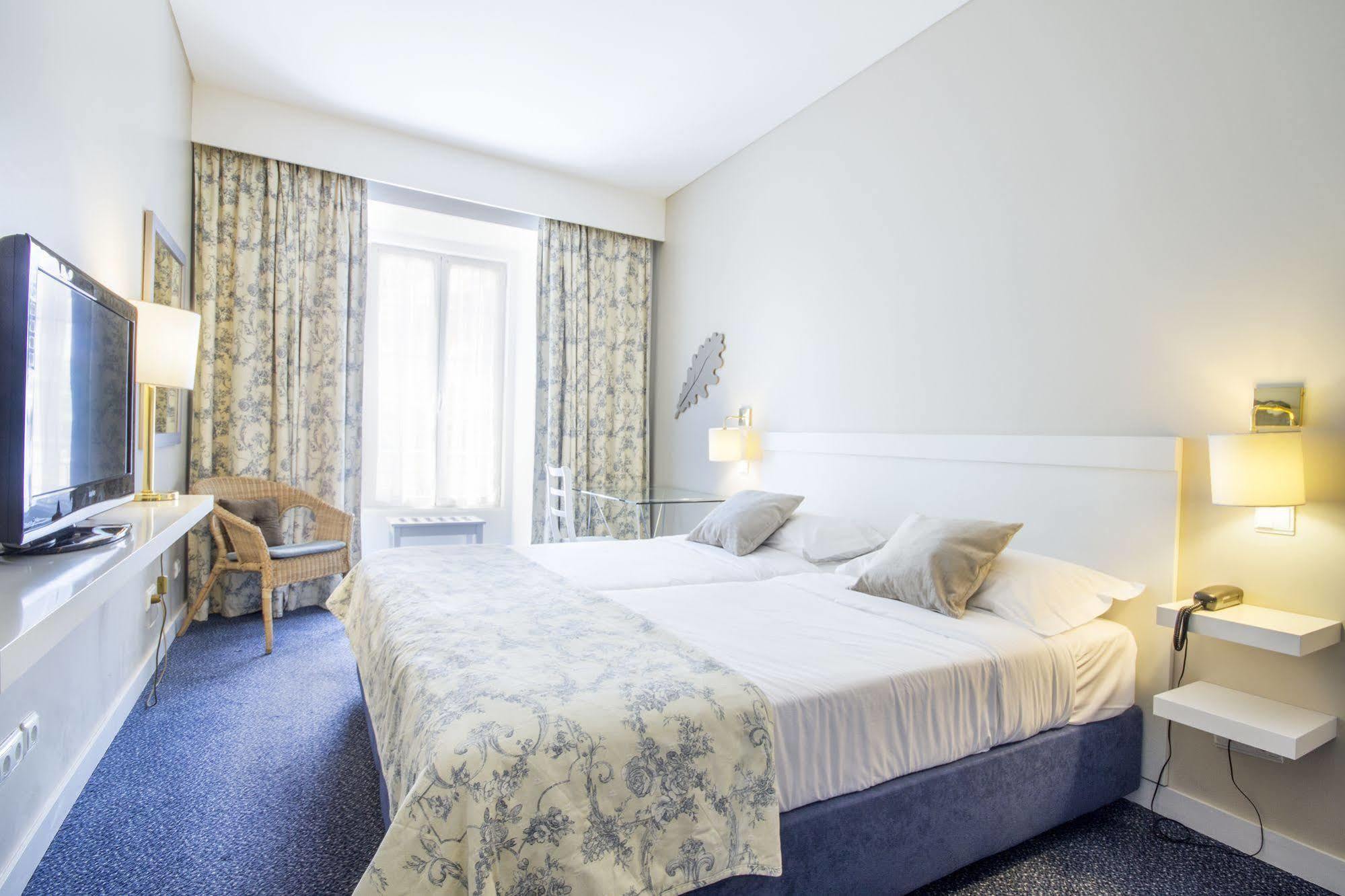 Hotel Apartamentos Geres Ribeiro Exteriör bild